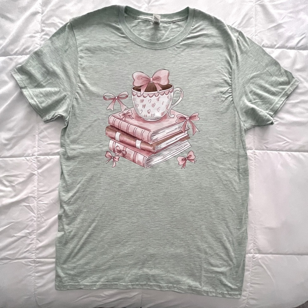 Fruit of the Loom Mint Green Iconic T-Shirt with Booklovers Graphic. Size M